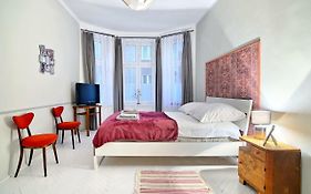 Luxury Retro Apartment, City Center, Wifi